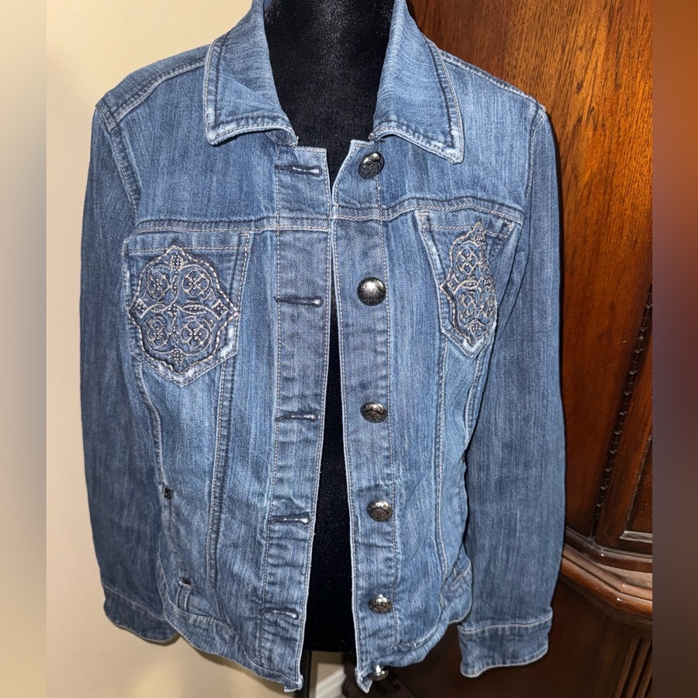 Women’s Denim Jean Jacket Embellished Pockets Size medium
